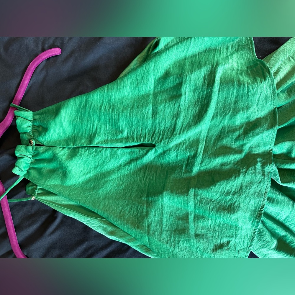 Vici green satin jumpsuit size medium nwot - Picture 4 of 8